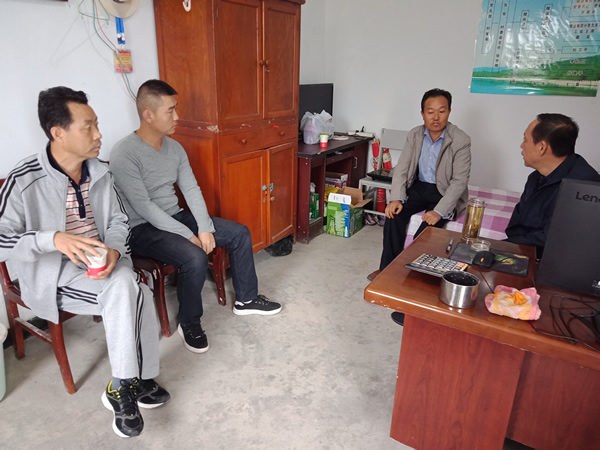 隴運集團公司黨委書記、董事長李寅祥同志深入琵琶鎮(zhèn)寧強村開展幫扶工作