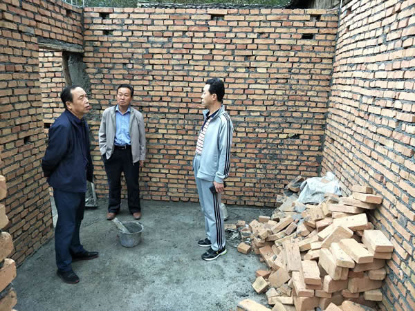 隴運集團公司黨委書記、董事長李寅祥同志深入琵琶鎮(zhèn)寧強村開展幫扶工作