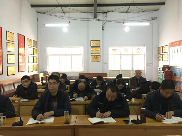 隴運(yùn)集團(tuán)公司黨委組織開(kāi)展黨課輔導(dǎo)和理論學(xué)習(xí)中心組(擴(kuò)大)學(xué)習(xí)教育活動(dòng)