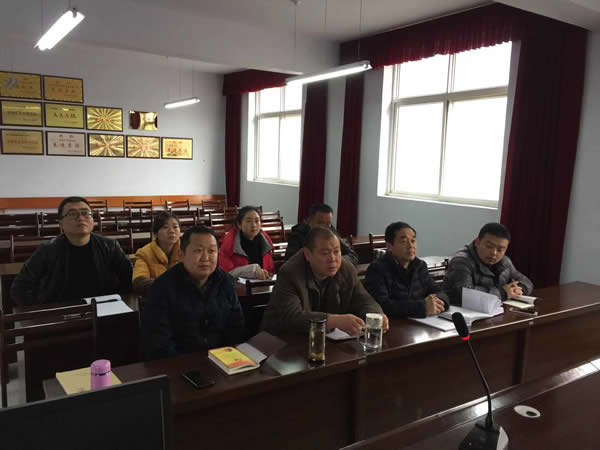 隴運(yùn)集團(tuán)公司黨委組織開(kāi)展黨課輔導(dǎo)和理論學(xué)習(xí)中心組(擴(kuò)大)學(xué)習(xí)教育活動(dòng)