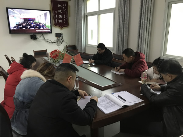 隴運(yùn)集團(tuán)公司黨委組織開(kāi)展黨課輔導(dǎo)和理論學(xué)習(xí)中心組(擴(kuò)大)學(xué)習(xí)教育活動(dòng)