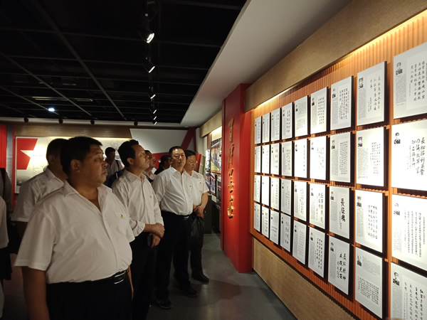 隴運(yùn)集團(tuán)公司黨委開展“不忘初心、牢記使命”紀(jì)念建黨98周年主題黨日活動(dòng)