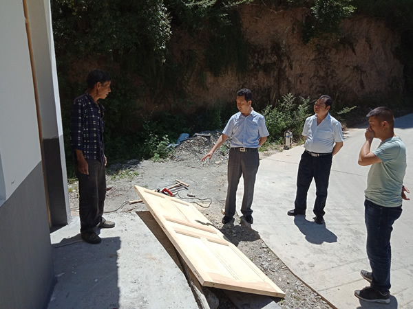 隴運集團(tuán)公司深入寧強(qiáng)村開展迎“七一” 幫扶主題實踐活動